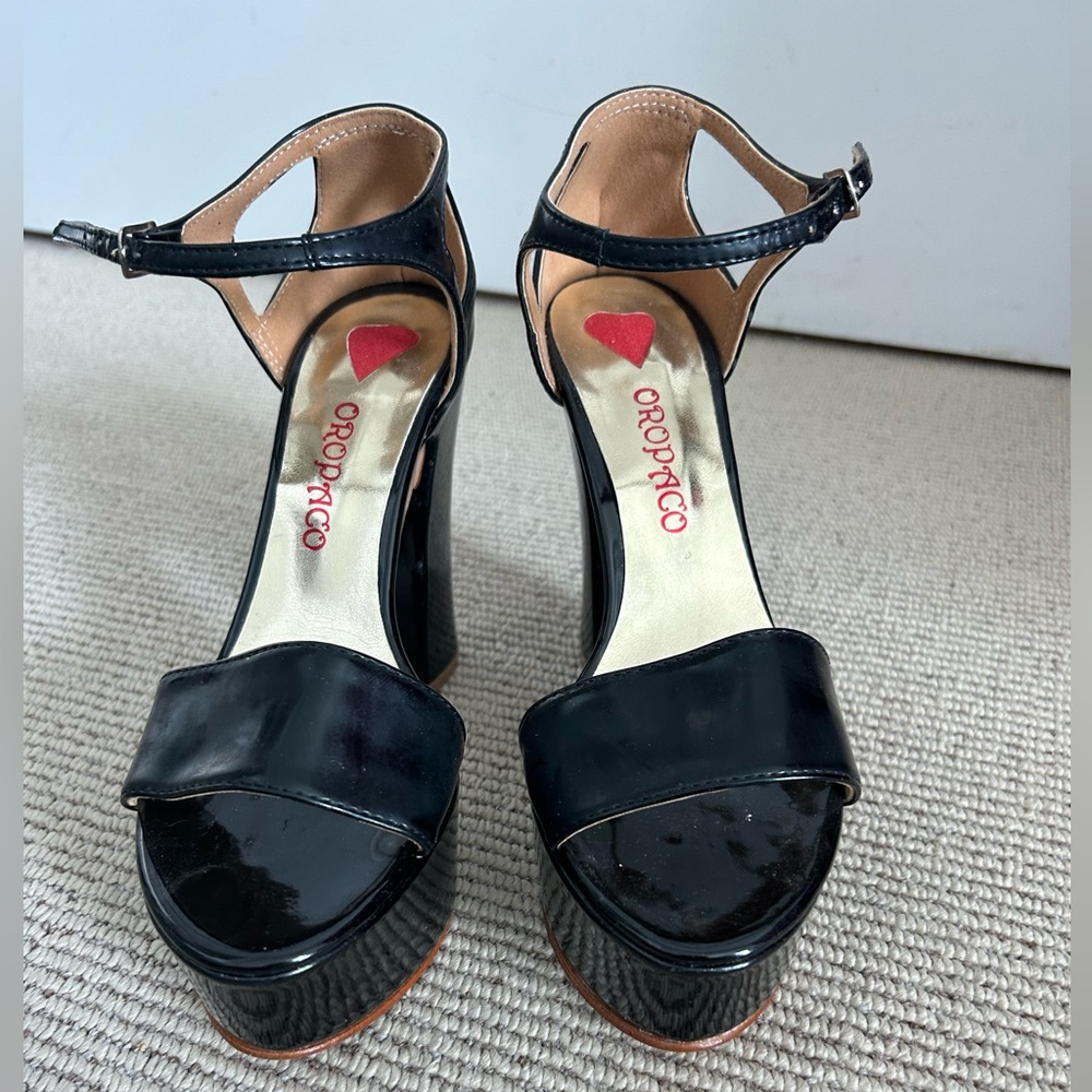 ORO PAGO Black Patent Platform Sandals with Ankle Strap